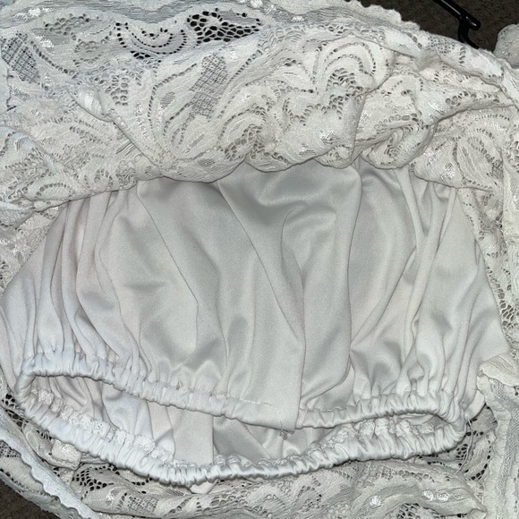 🧨Large lace off shoulder top - Picture 9 of 10